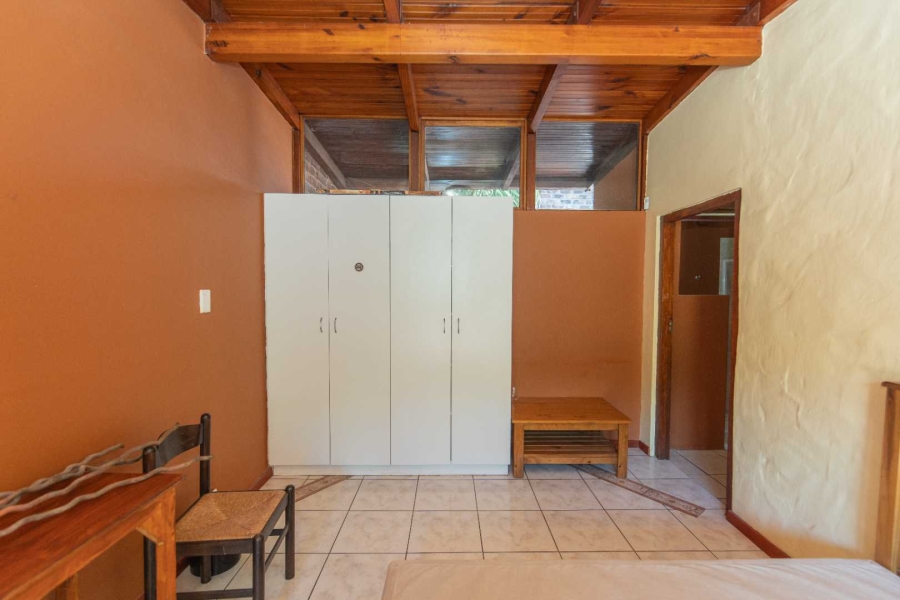 8 Bedroom Property for Sale in Summerstrand Eastern Cape